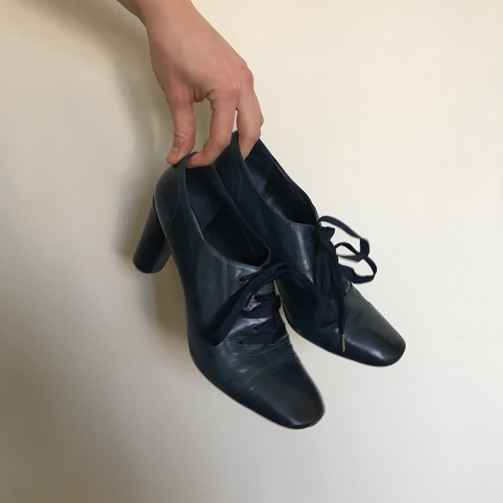 Marc Jacob lace up heel - Picture 3 of 8